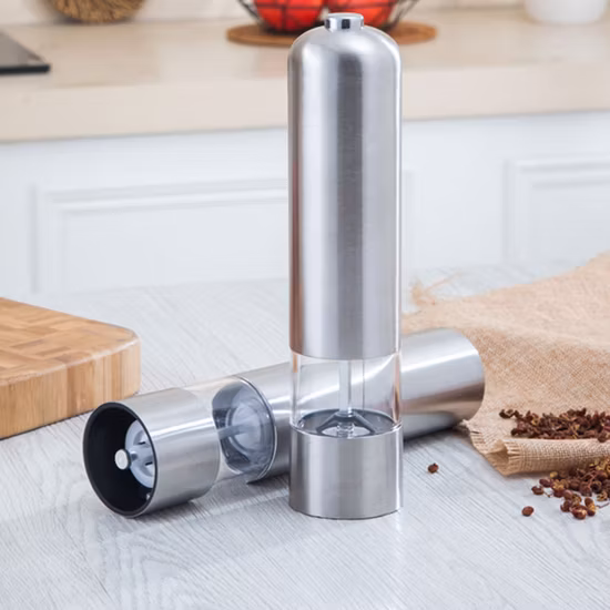 Macinasale e pepe elettrico automatico in acciaio inossidabile a batteria Amazon Sea Remihof Spice Salt and Pepper Shaker Mill