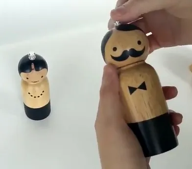 Set macina sale e pepe manuale in legno con macine in ceramica regolabili, grazioso regalo per coppie.